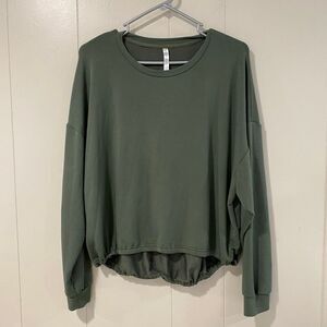 Fabletics Women’s Long Sleeve Top Medium – Olive Green Slouchy Cinched Hem Pullo